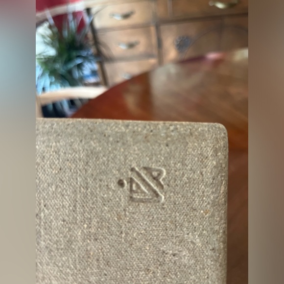 Like New! Vintage Stoneware speckled glaze Pocket Planter or Tabletop Decor - Picture 7 of 10